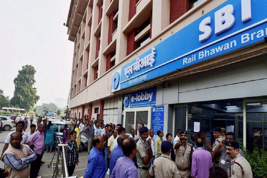 साइबर धोखाधड़ी: एसबीआई ने अपने खाताधारकों को इन ऐप्स और संदिग्ध लिंक से दूर रहने के लिए कहा