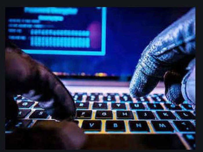FBI के ईमेल सिस्टम में साइबर अपराधियों ने लगाई सेंध, हजारों मैसेज भेंजे