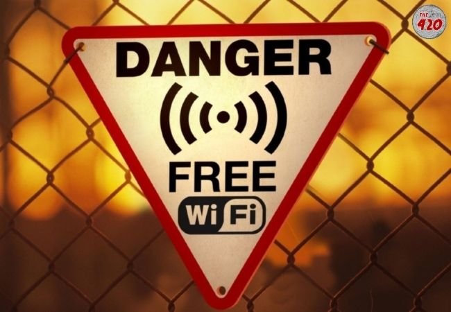 Public Wi-Fi का करते हैं इस्तेमाल तो हो जाएं सावधान, डेटा चुरा सकते हैं हैकर्स, बचने के लिए अपनाएं ये तरीका