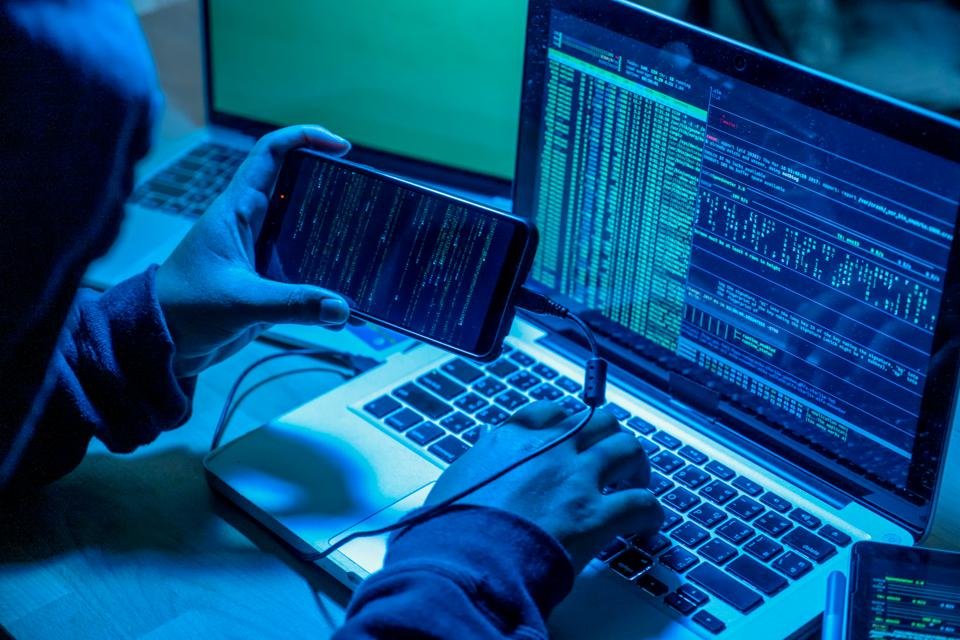 Cyber Criminals ने अहमदाबाद मुंसिपल कॉरपोरेशन को लगाया 2.39 करोड़ का चूना, जांच में जुटी साइबर क्राइम टीम