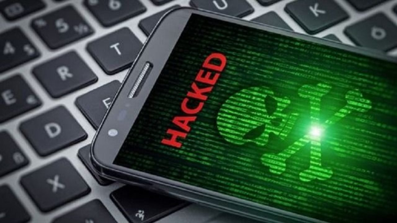 Hackers के लिए आपका फोन हैक करना है बहुत ही आसान, इन 5 तरीकों को जानकर अपने स्मार्ट फोन को करें Safe
