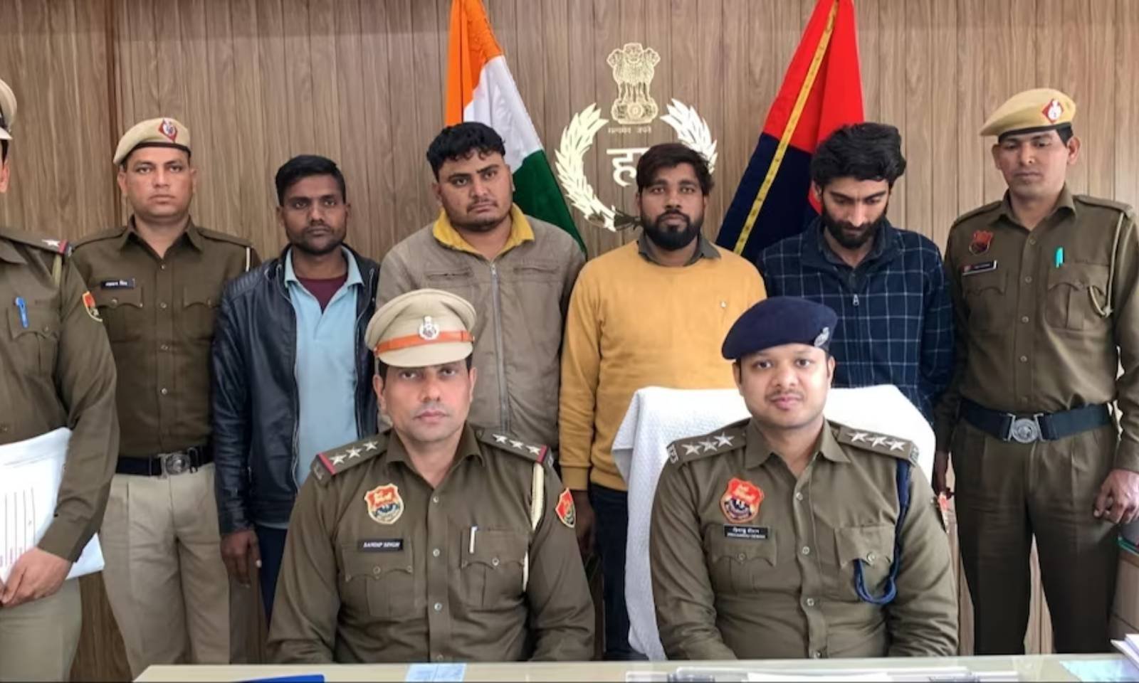 साइबर फ्रॉड मामले में गुरुग्राम में 3 बैंक मैनेजर गिरफ्तार, ठगों के साथ मिलकर लोगों को ऐसे लगाते थे चूना